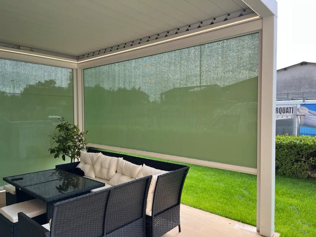 tende a caduta - chiusura laterale pergola